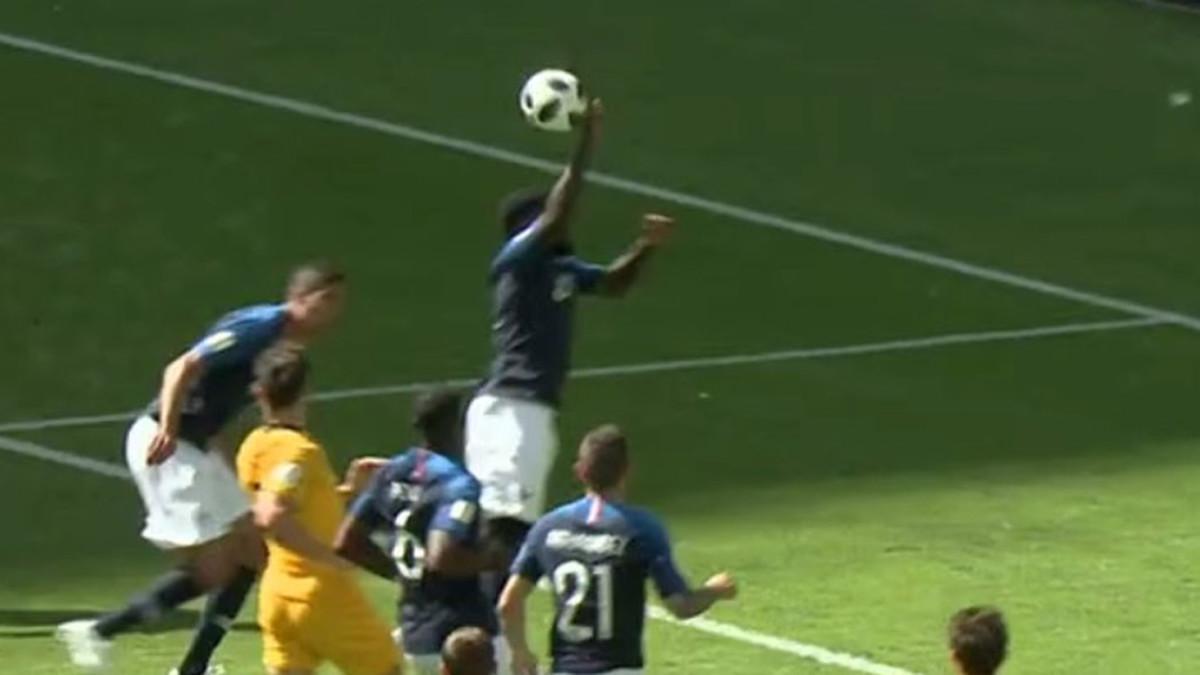 Umtiti cometió un penalti muy claro