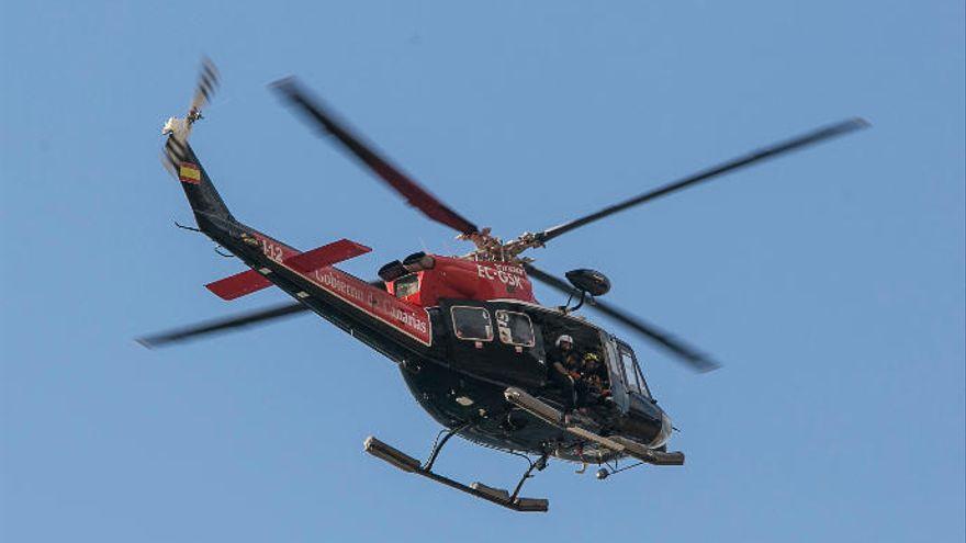 Rescatada en helicópterouna senderista que sufrió una caída en Garafía