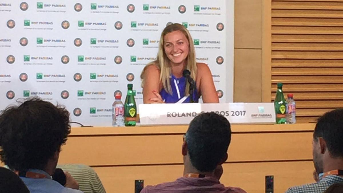 Petra Kvitova, sonriente en su rueda de prensa en Roland Garros