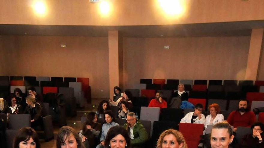 Irene de la Torre, Lidia Fernández, Clara González, Ana Genma García y Ángeles Gavalda, ayer, en la presentación del programa.