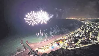La playa Casablanca de Almenara, preparada para vivir las fiestas de agosto