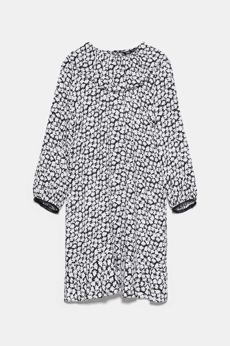 Vestido con estampado negro y blanco de Zara (precio: 15,99 euros)