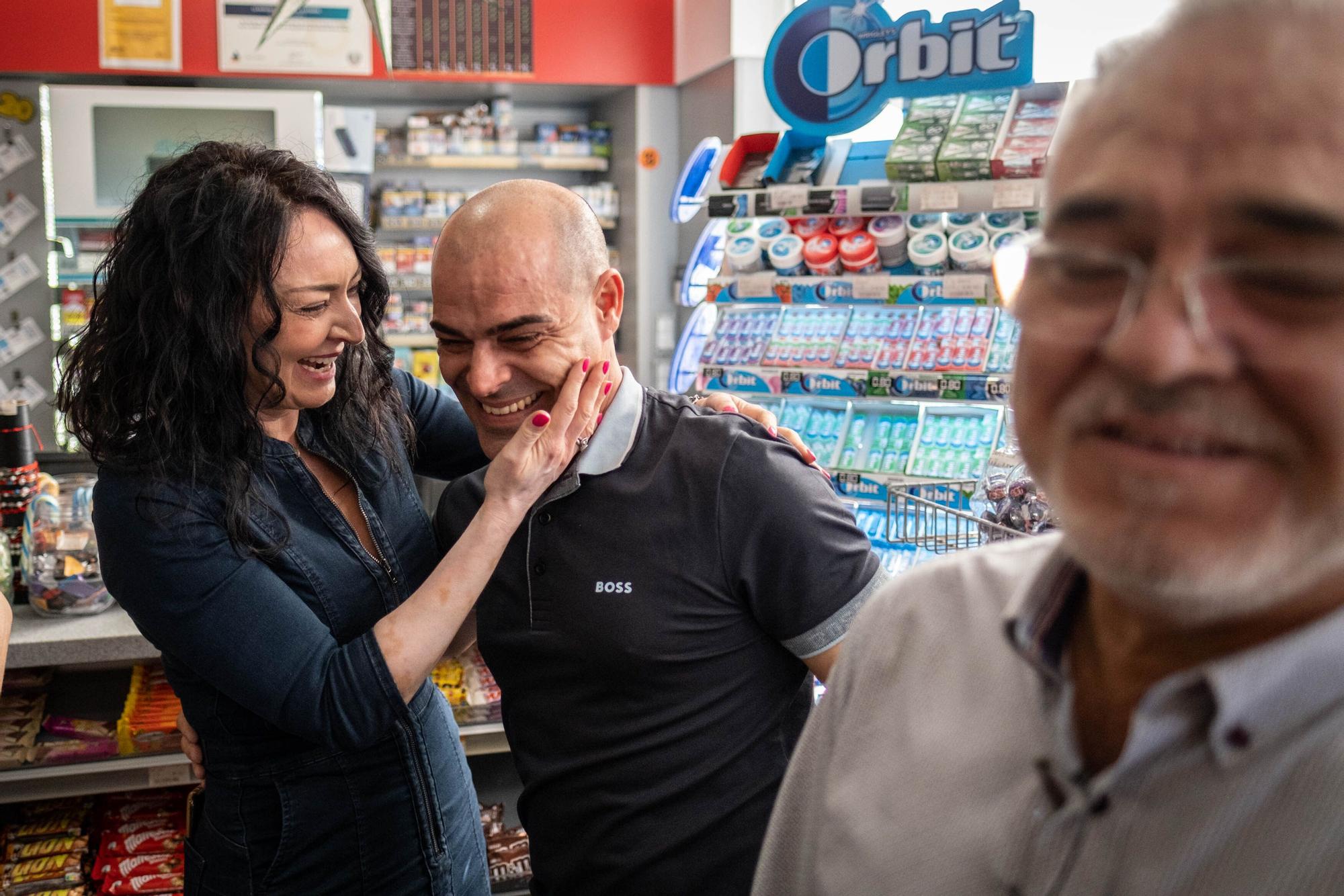 Celebración del Gordo en la gasolinera de Granadilla