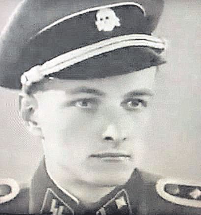 Hauke Pattist, con su uniforme de las Waffen-SS.