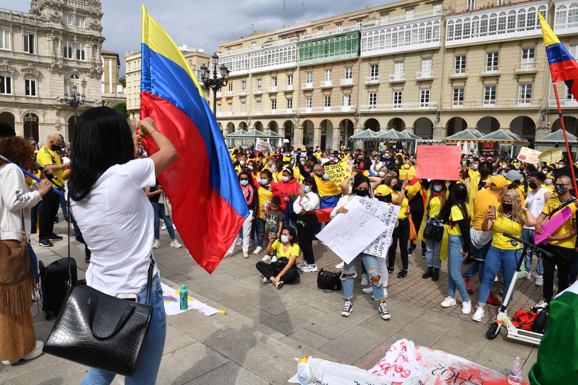 Los colombianos de A Coruña protestan por la violencia en su país