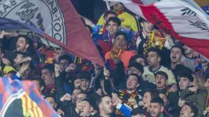 L’afició del Camp Nou, ahir. | JORDI COTRINA