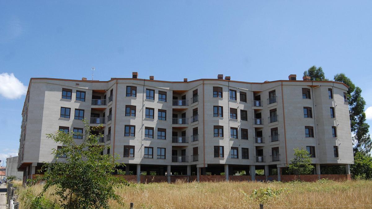 Edificio de la Sareb en la Avenida da Estación.