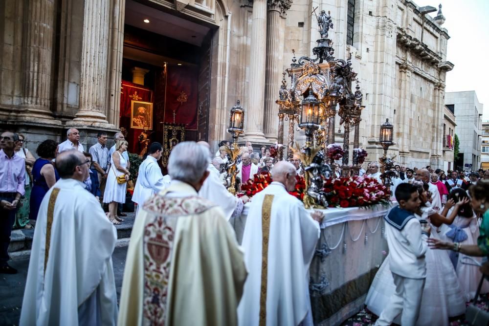 El obispo Jesús Murgui presidió la procesión