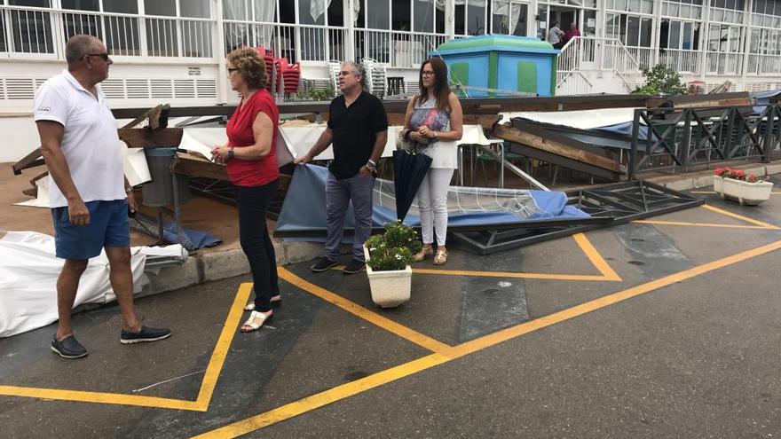 Un pequeño tornado alcanza el Port de Borriana