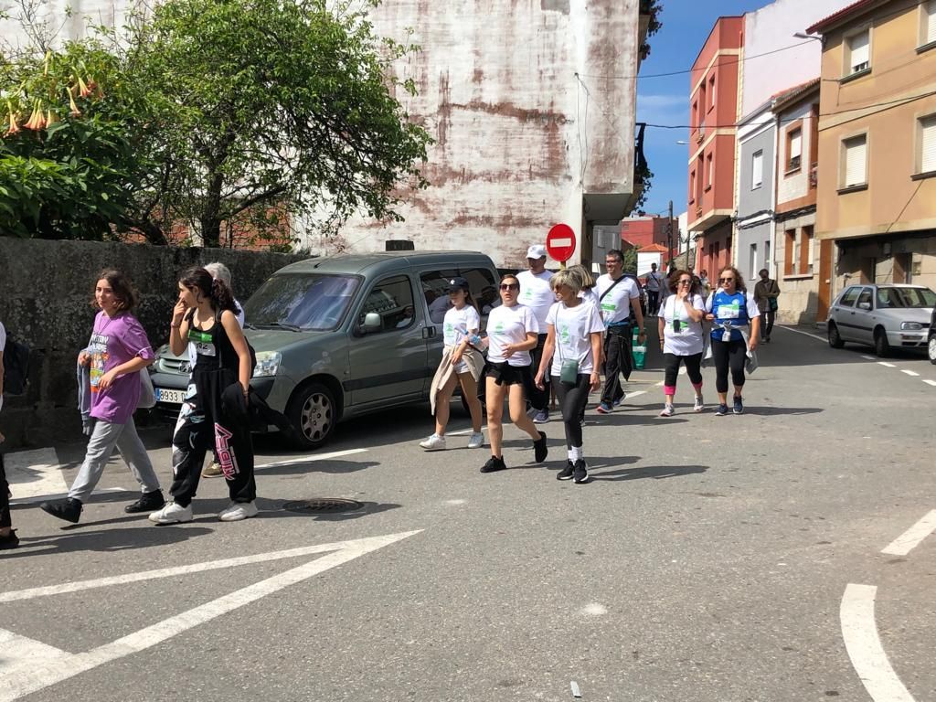 Participantes en la carrera contra el cáncer desarrollada en O Grove.