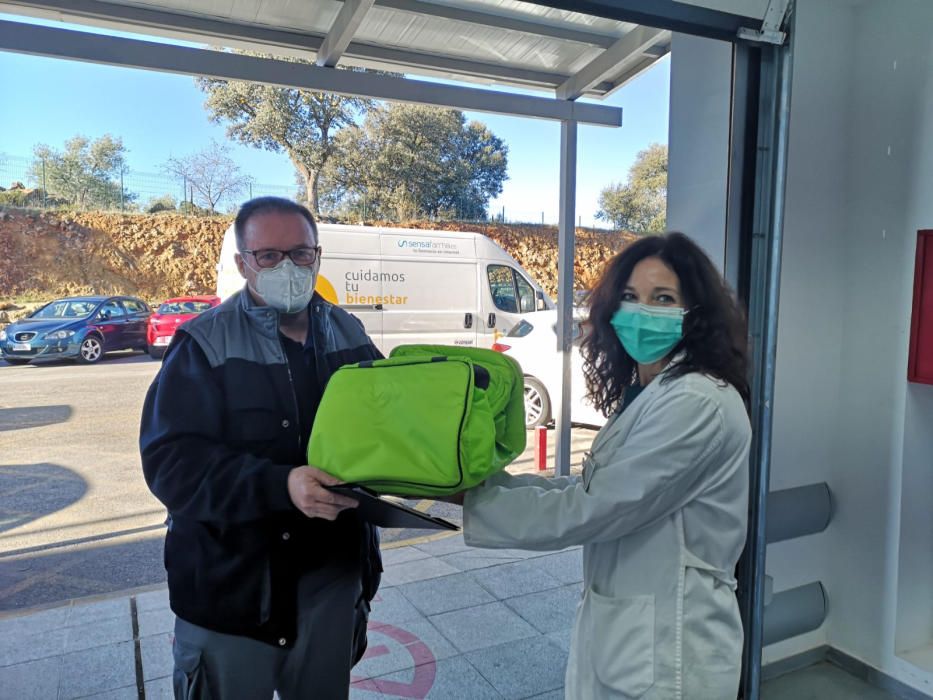 Llegada de vacunas a Hospital de Ronda.