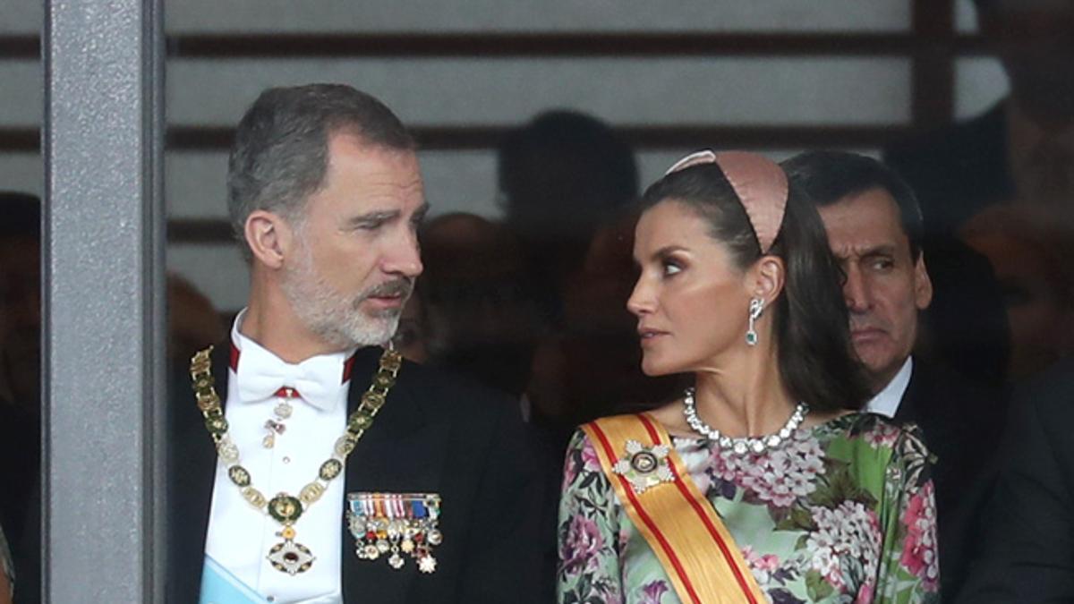 El sorprendente look de la reina Letizia con vestido verde de flores en Japón