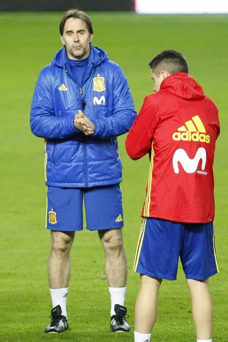 Entrenamiento de la selección española en El Molinón.