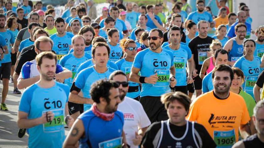 Participantes en la VIII edición de la carrera popular Coruña10.