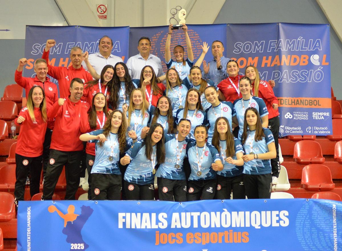 Las campeonas autonómicas en categoría cadete.