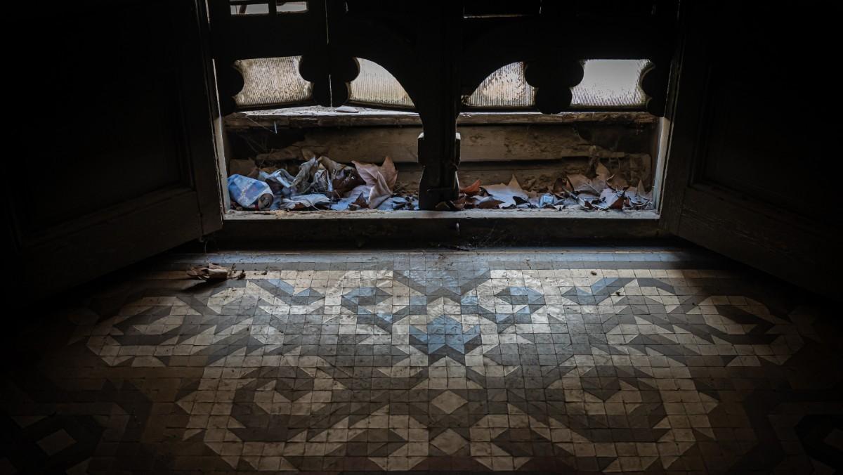 Detalle del suelo de mosaico de la Casa Tosquella.