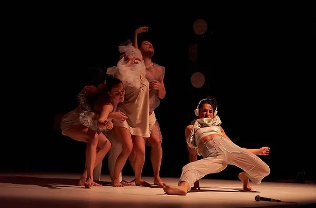 '·Hacemoscomoquebailamos' En La Temporada De Danza En Cas Serres