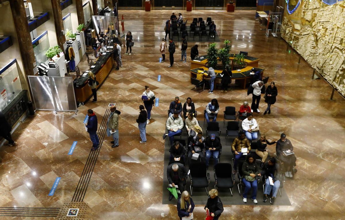 Uno de los ciberkioskos interactivos del Ayuntamiento de Zaragoza se instalará en el edificio de la plaza del Pilar.