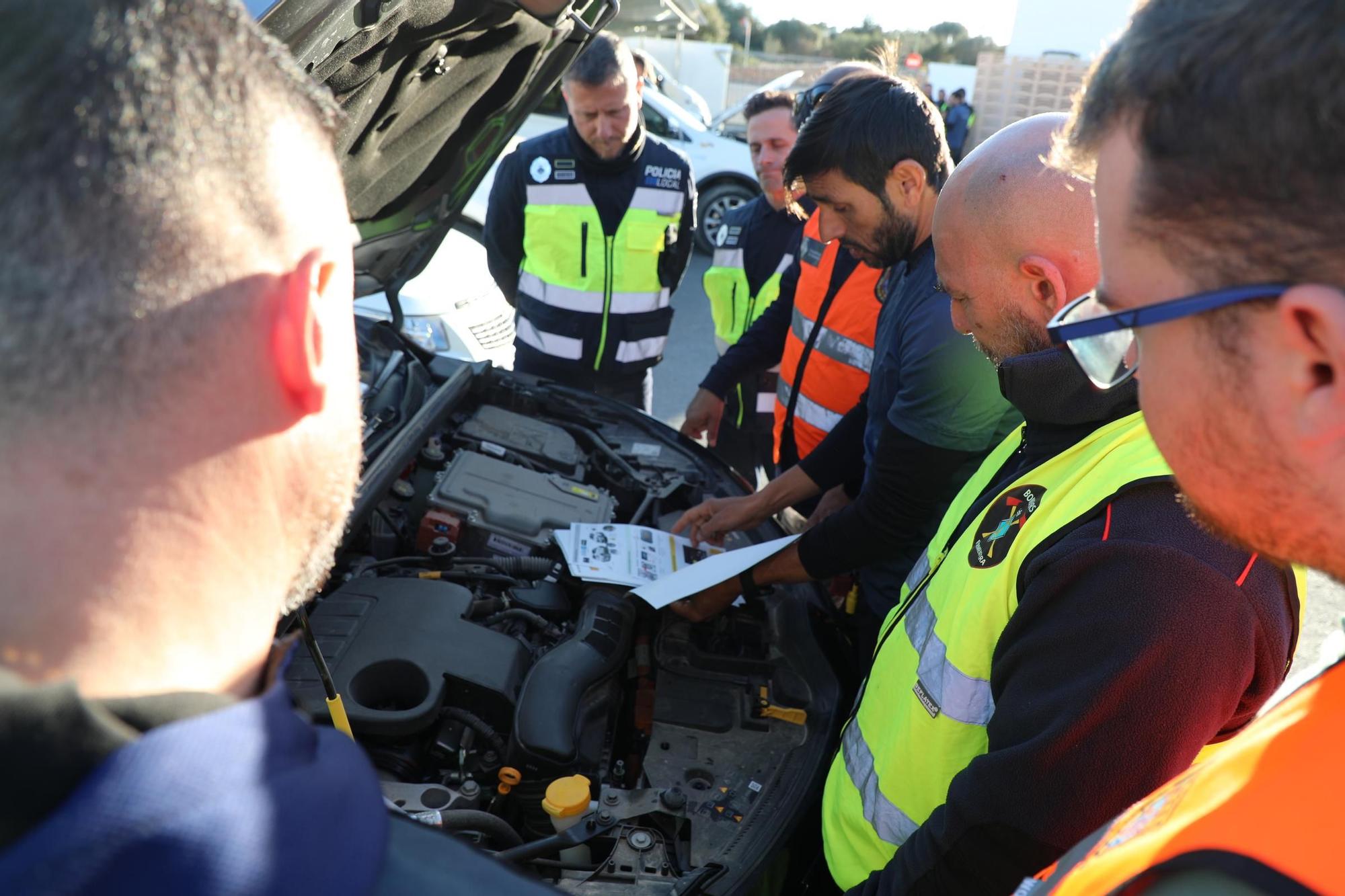 Salvar vidas en coches eléctricos en Formentera