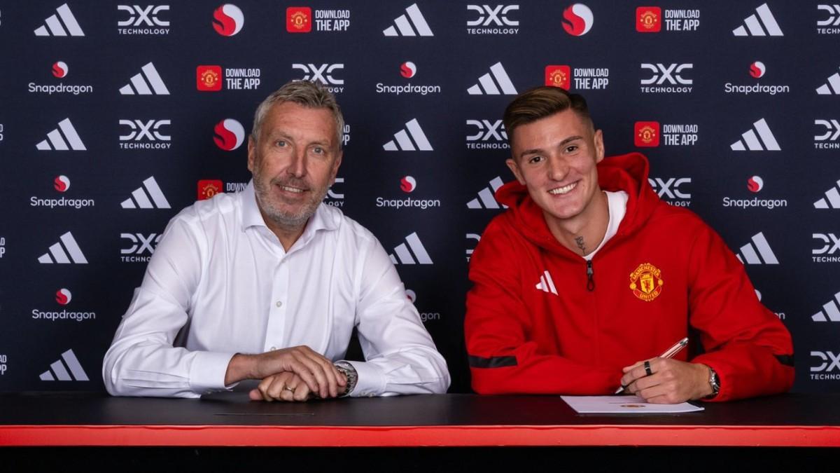 Benjamin Sesko ya es nuevo jugador del Manchester United
