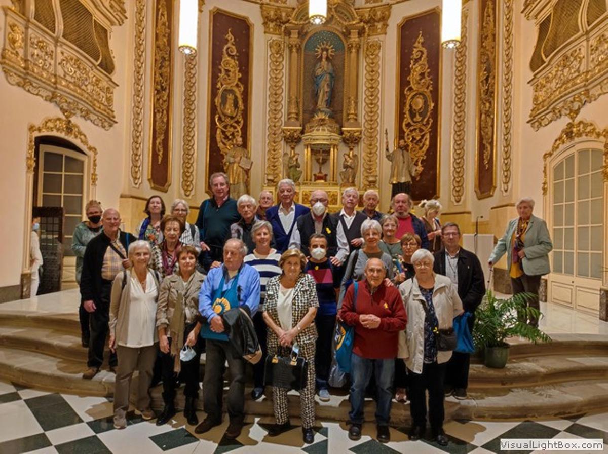 Visita del grup de manresans foranis al Santuari de la Cova, el 2022