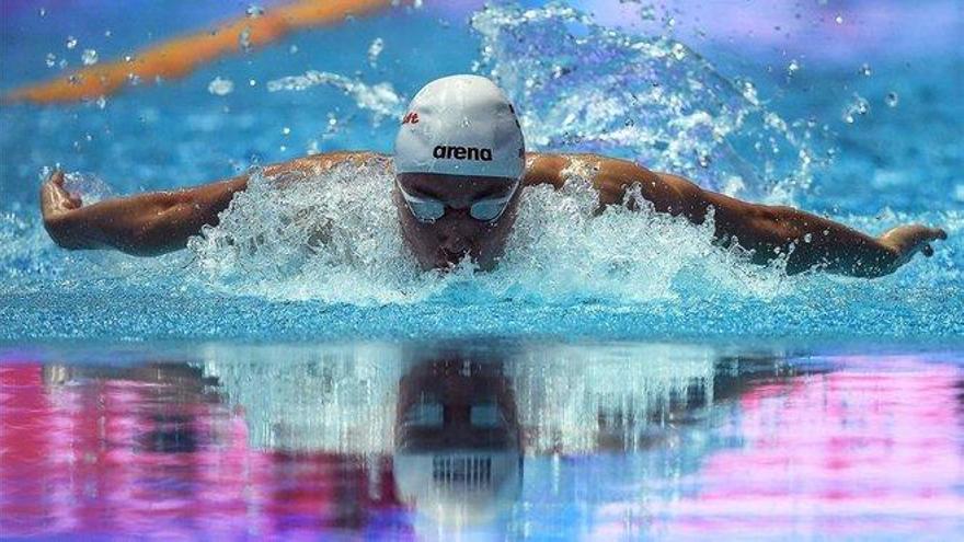 Milak destroza el récord de Phelps en 200 mariposa