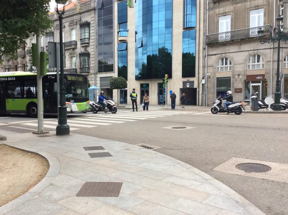 Un camión pierde su carga en el túnel de Beiramar y obliga a cortar el tráfico