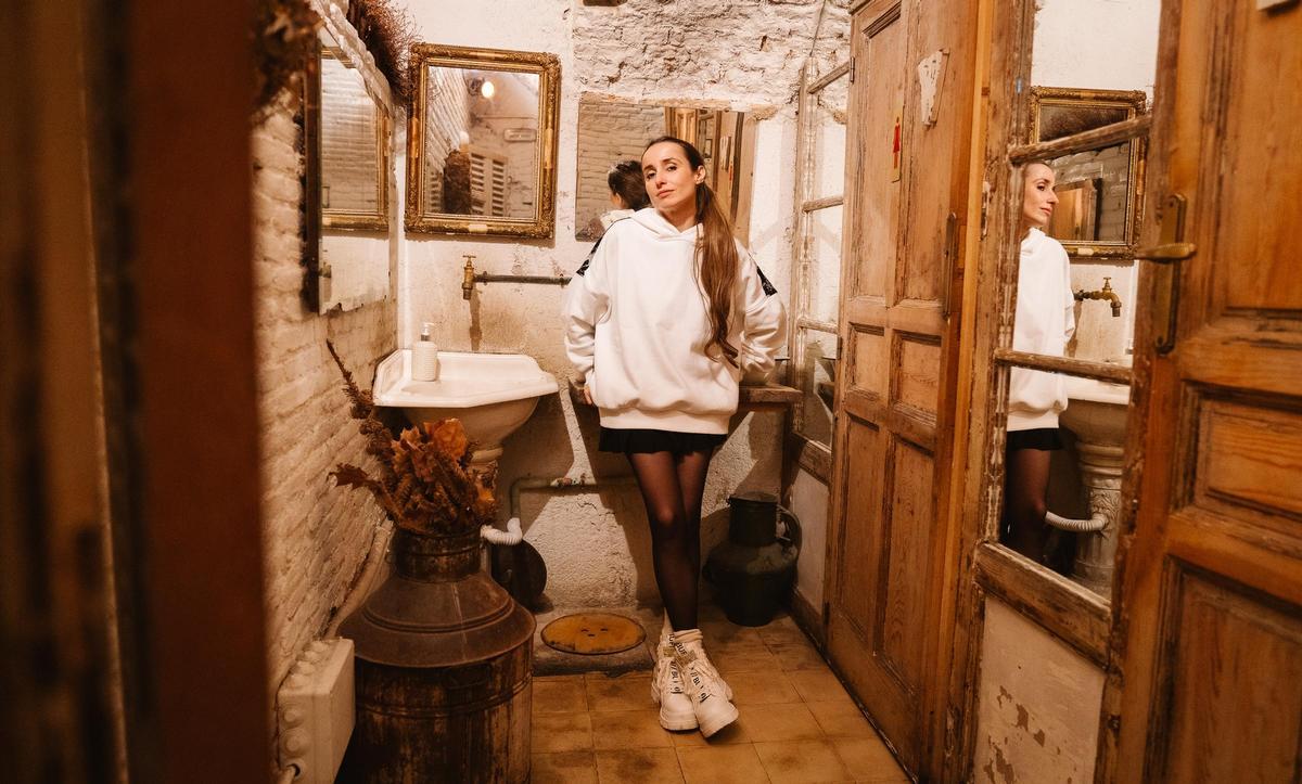 'Lento ternura' es el nuevo disco de Zahara tras el liberador 'Puta'.