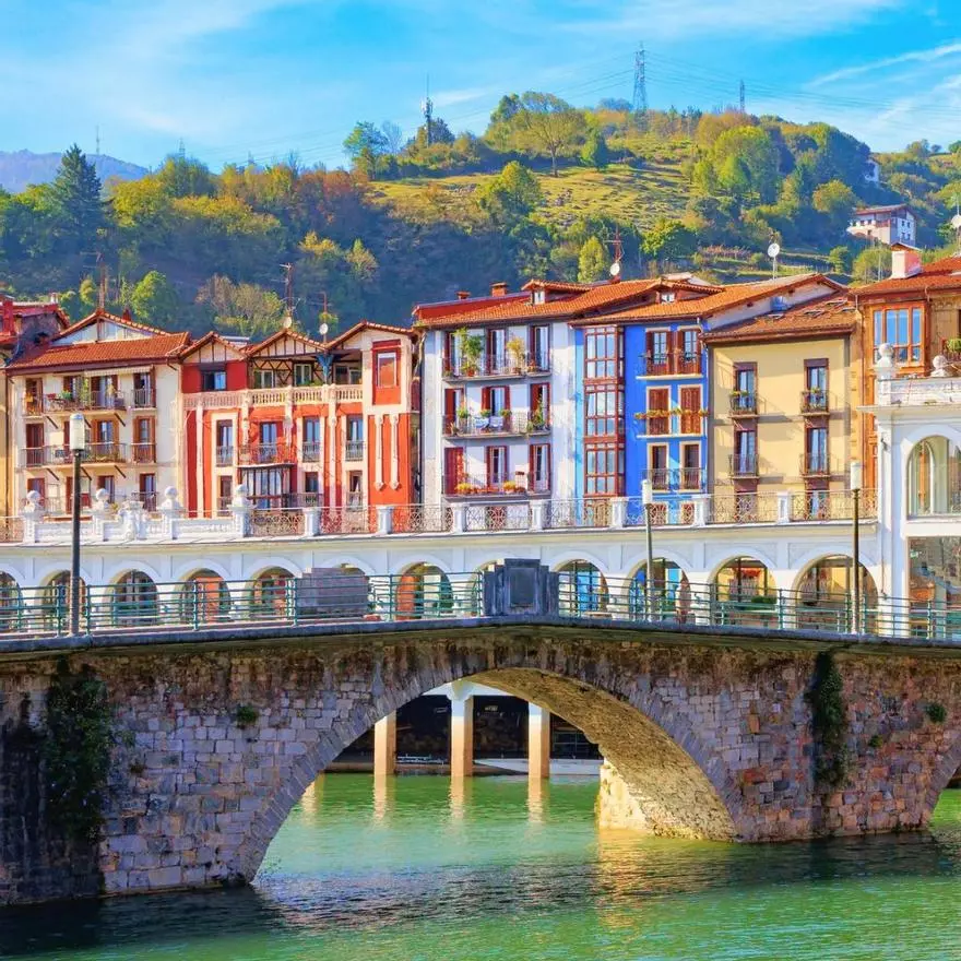 El pueblo perfecto para visitar en otoño tiene "el chuletón más cotizado de España”