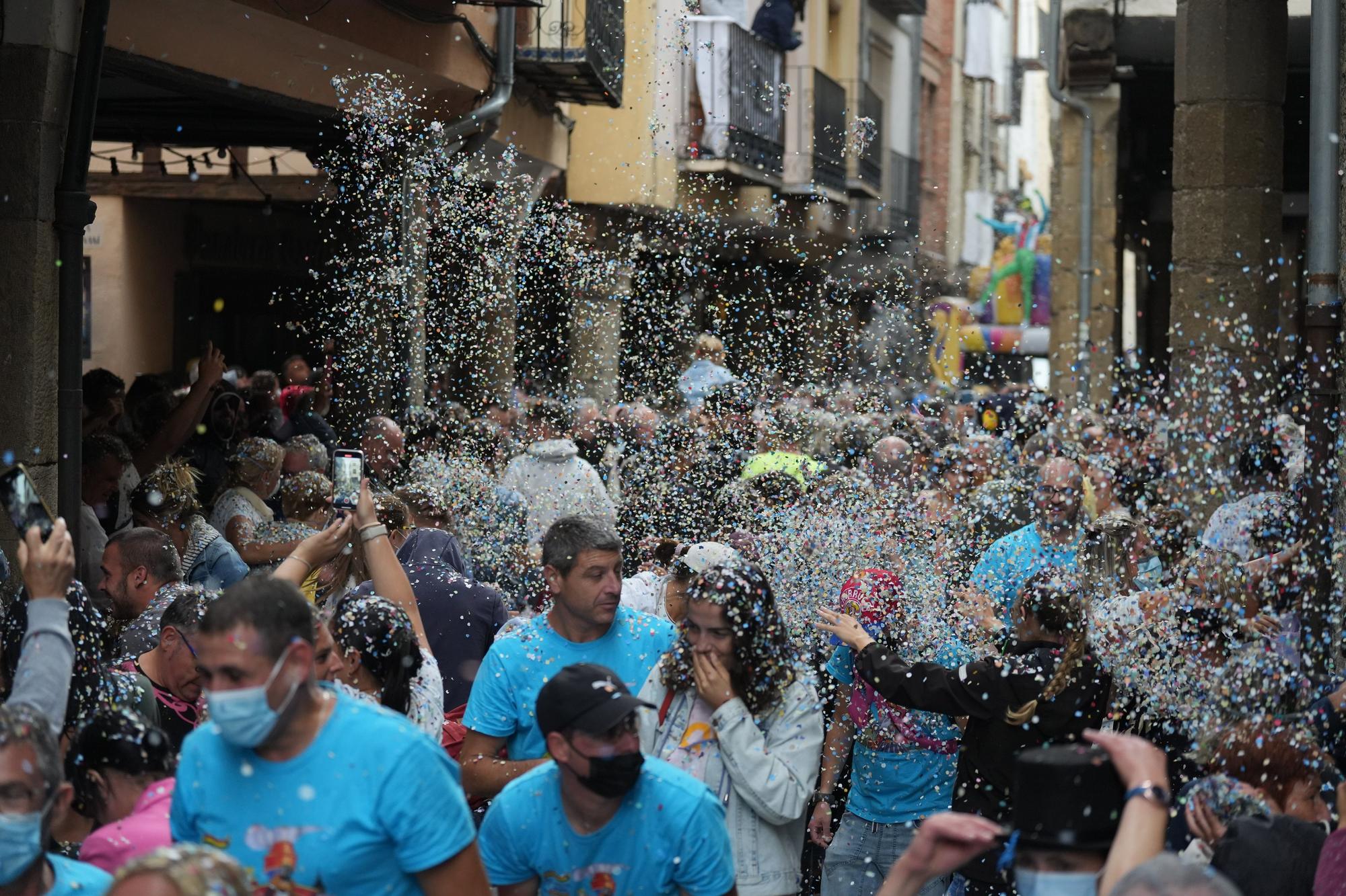 Búscate en el desfile de carrozas y disfraces de l'Anunci de Morella