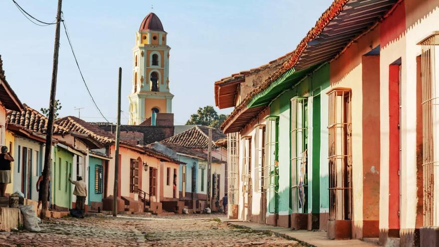 Parece La Habana pero está en Asturias: el pueblo perdido en el norte de España que tiene casas coloniales como las de Cuba