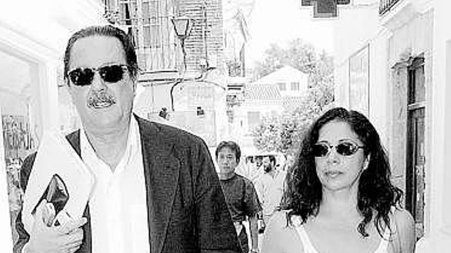 Julián Muñoz e Isabel Pantoja, durante su idilio en el verano de 2003, en Marbella.