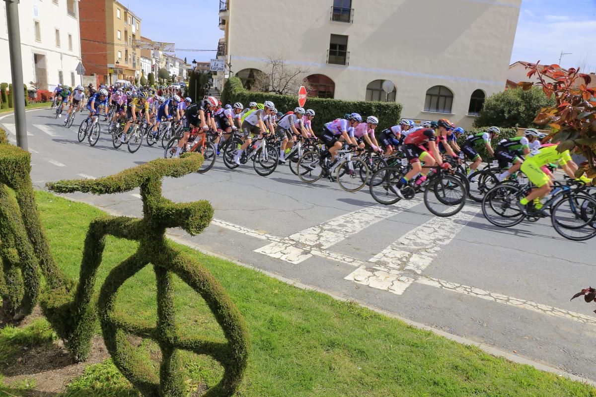 La Vuelta Ciclista a Extremadura a su paso por Losar de la Vera.