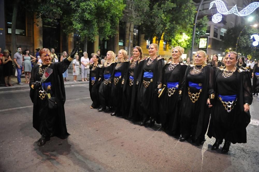 Desfile de Moros y Cristianos por las calles de Mu