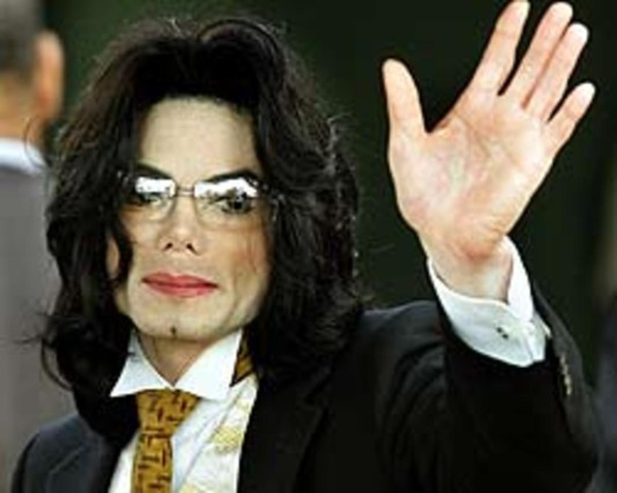 Michael Jackson, a l’arribar als jutjats de Santa Maria a Califòrnia el 2005.