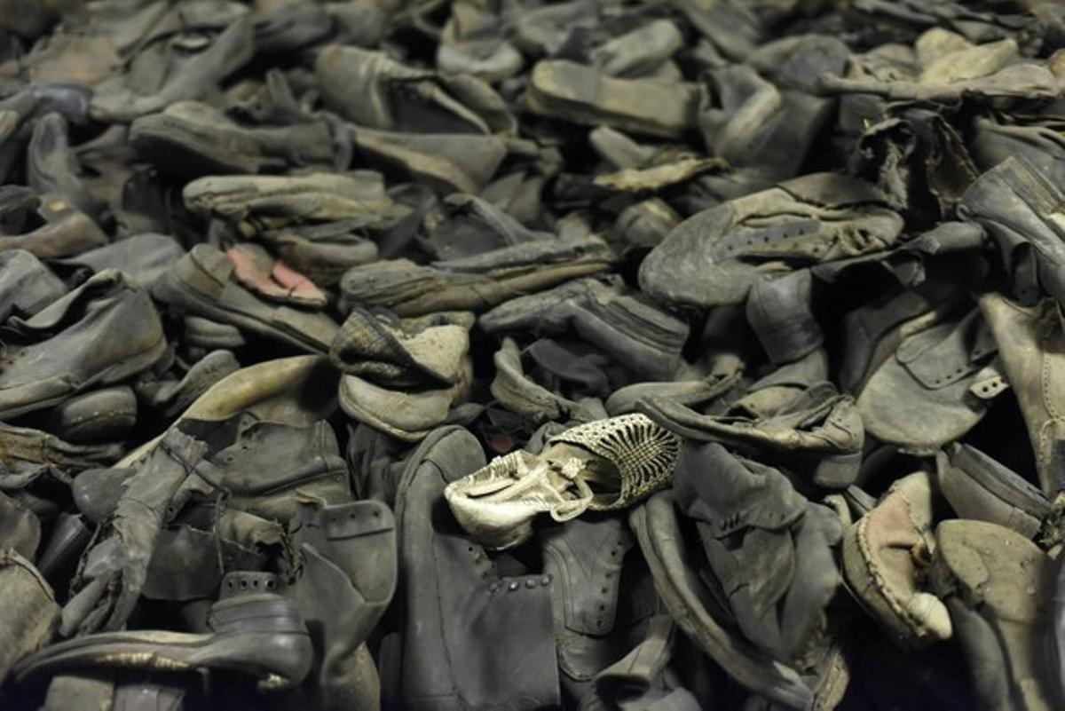 Zapatos de los prisioneros asesinados en Auschwitz.