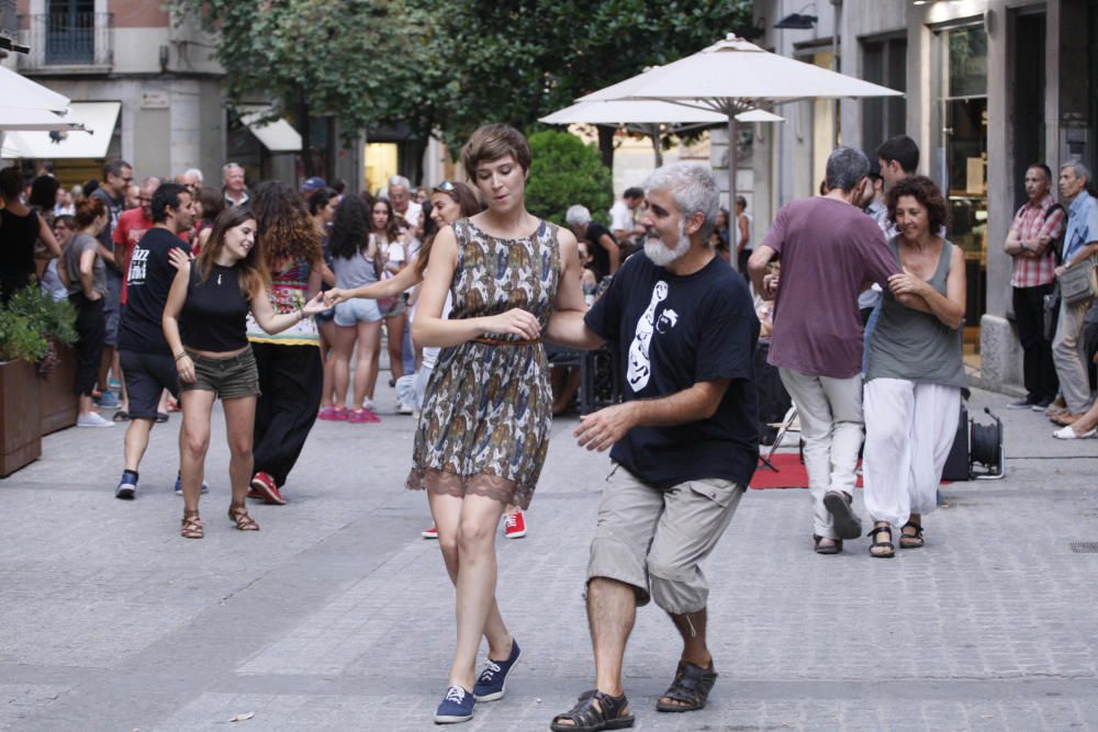 «Lindy-hop» al carrer Hortes de Girona