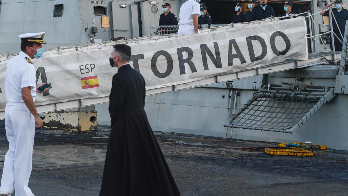 Regreso del Buque de Acción Marítima 'Tornado' a la capital grancanaria