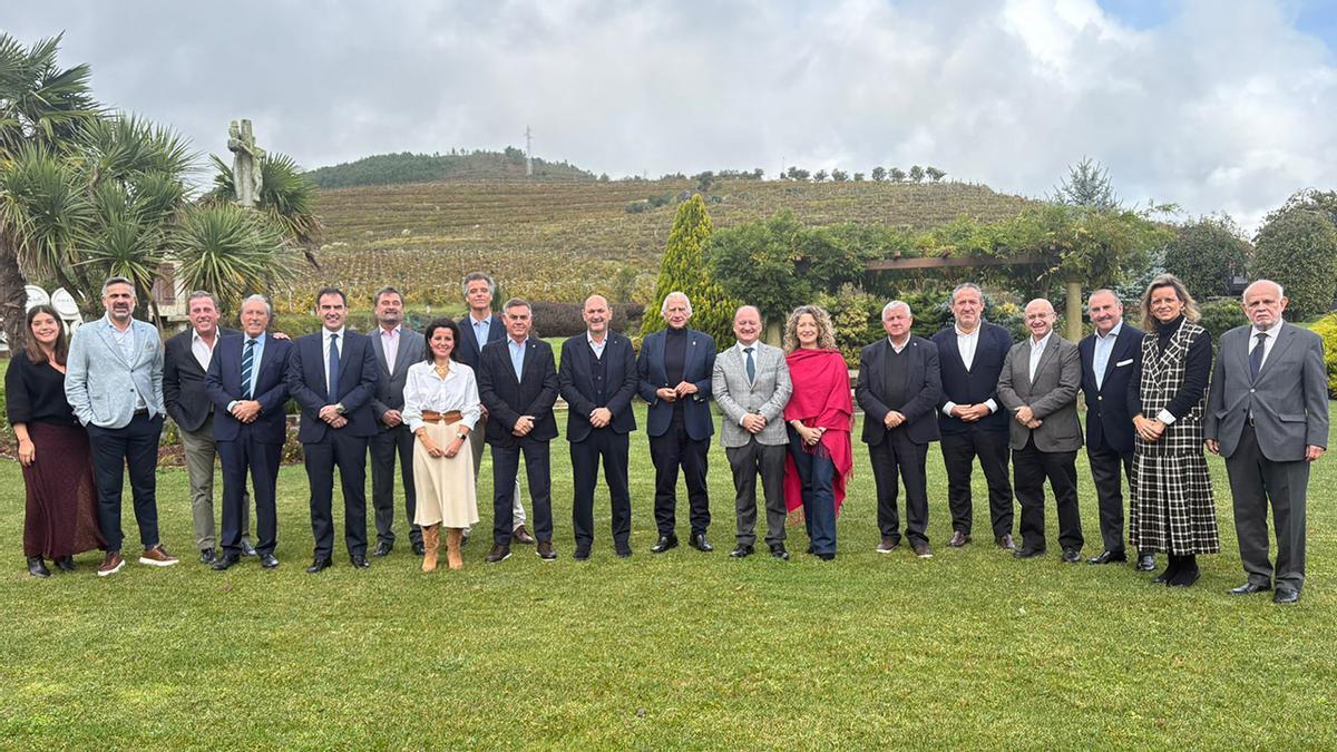 Encuentro del grupo de empresarios Vicus Gallaecia con Rafael Louzán, presidente de la Federación Española del Fútbol
