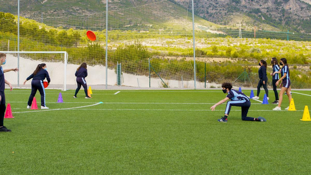 Cambre abre las inscripciones de las actividades deportivas para jóvenes en  verano - La Opinión de A Coruña
