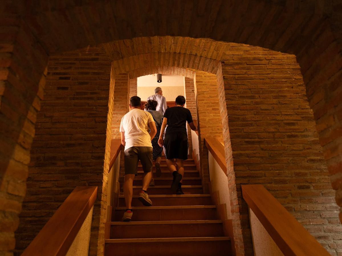 GALERÍA | Visita guiada al archivo histórico del Ayuntamiento de Toro