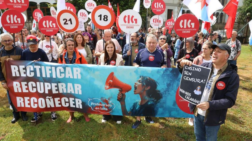 Protesta de la CIG, ayer, demandando mejoras para los profesores. | Xoán Álvarez