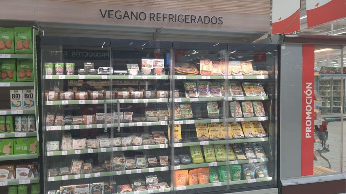 Alcampo ofrece tanto productos refrigerados como de alimentación seca.  |