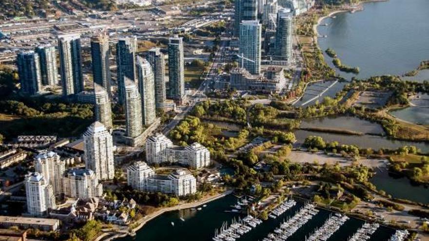 Vista aérea de la costa del lago Ontario, en Toronto.