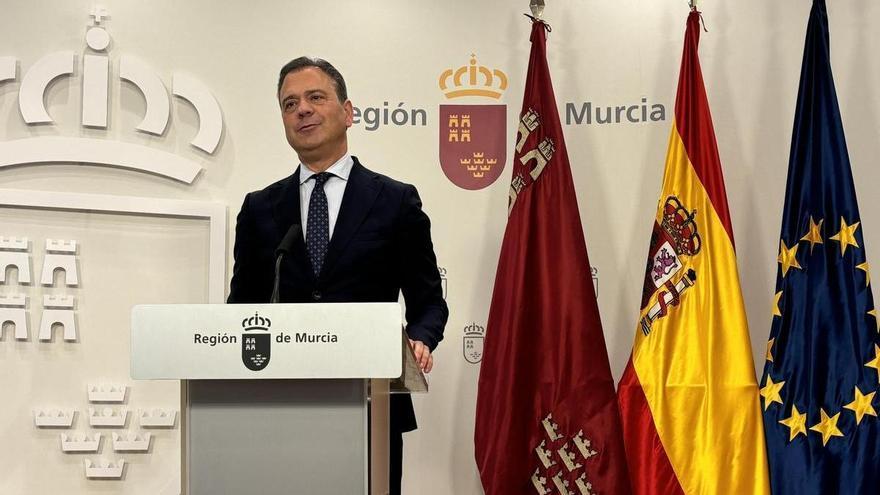 Ortuño defiende su gestión tras las críticas de los bomberos por la falta de medios en el incendio de Águilas