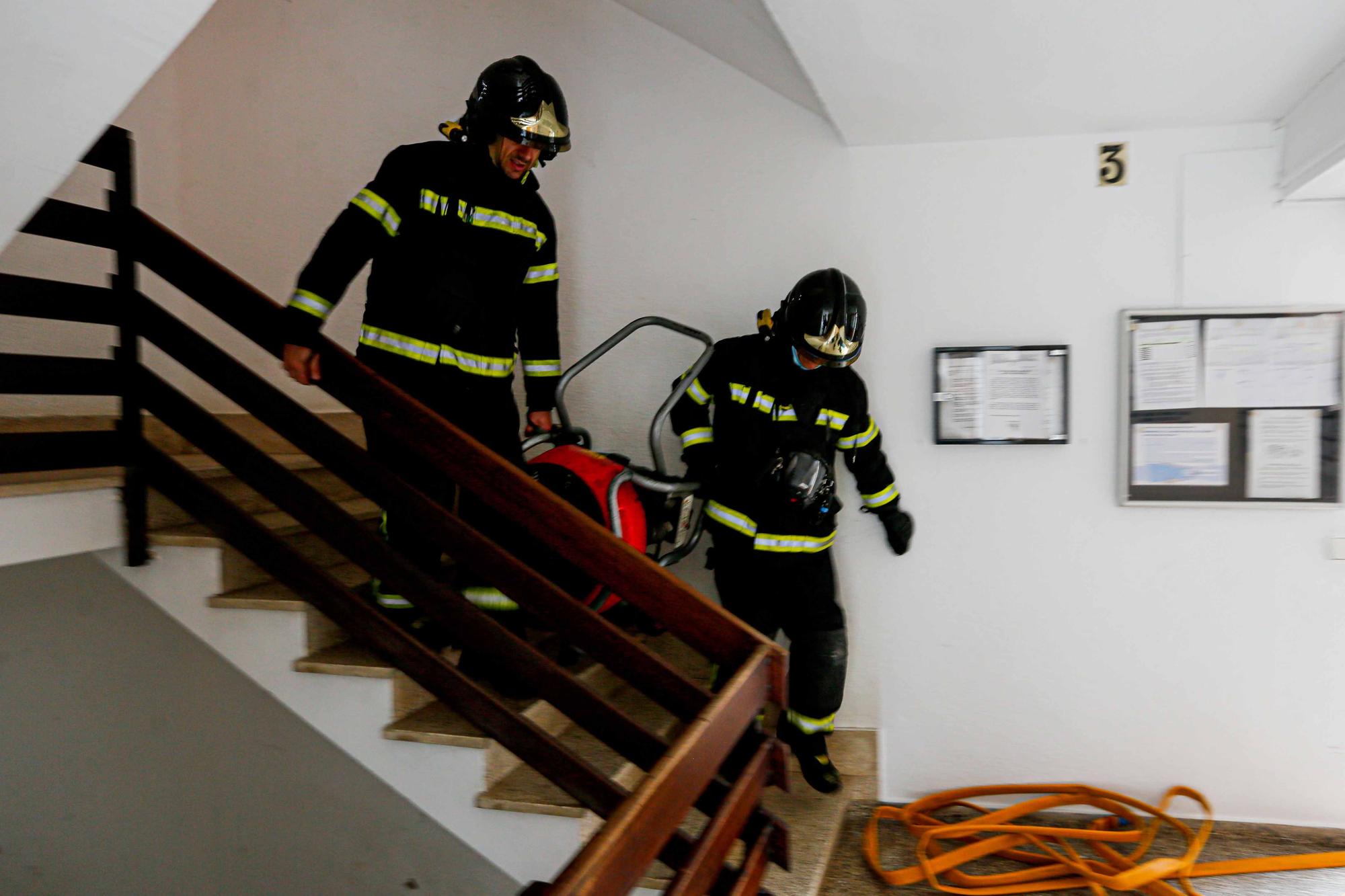 Alarma por un incendio en la cocina de un piso en Ibiza