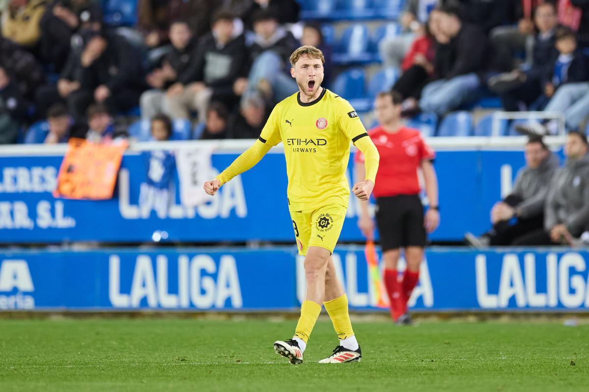 Vladyslav Vanat celebra su gol al Alavés