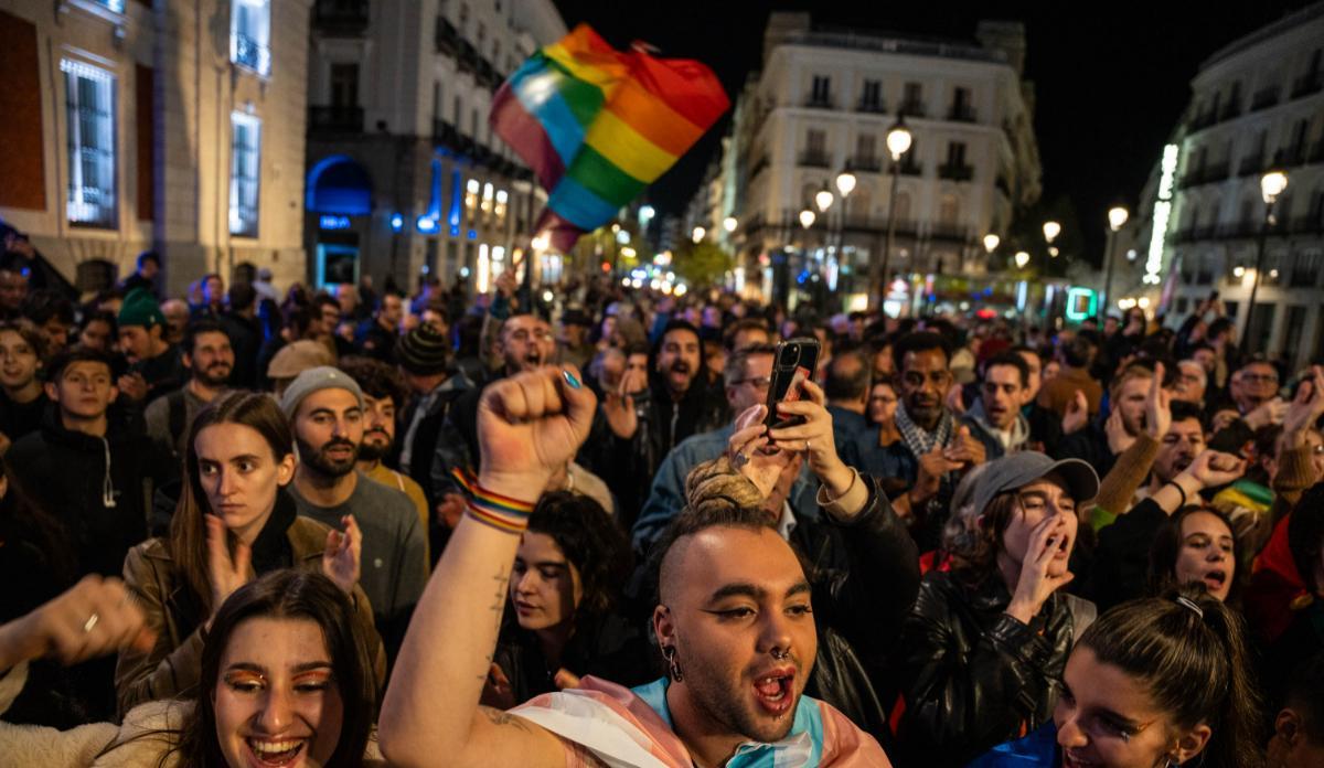 Los colectivos LGTBI rechazan las reformas de las leyes de igualdad: &quot;Ayuso, Madrid no es solo para ti&quot;
