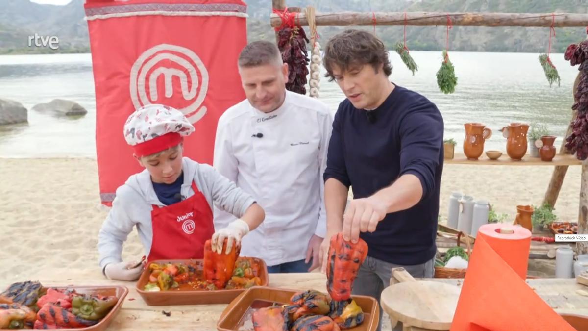 Óscar de El Ermitaño de Benavente durante el programa de Masterchef Junior grabado en Sanabria.