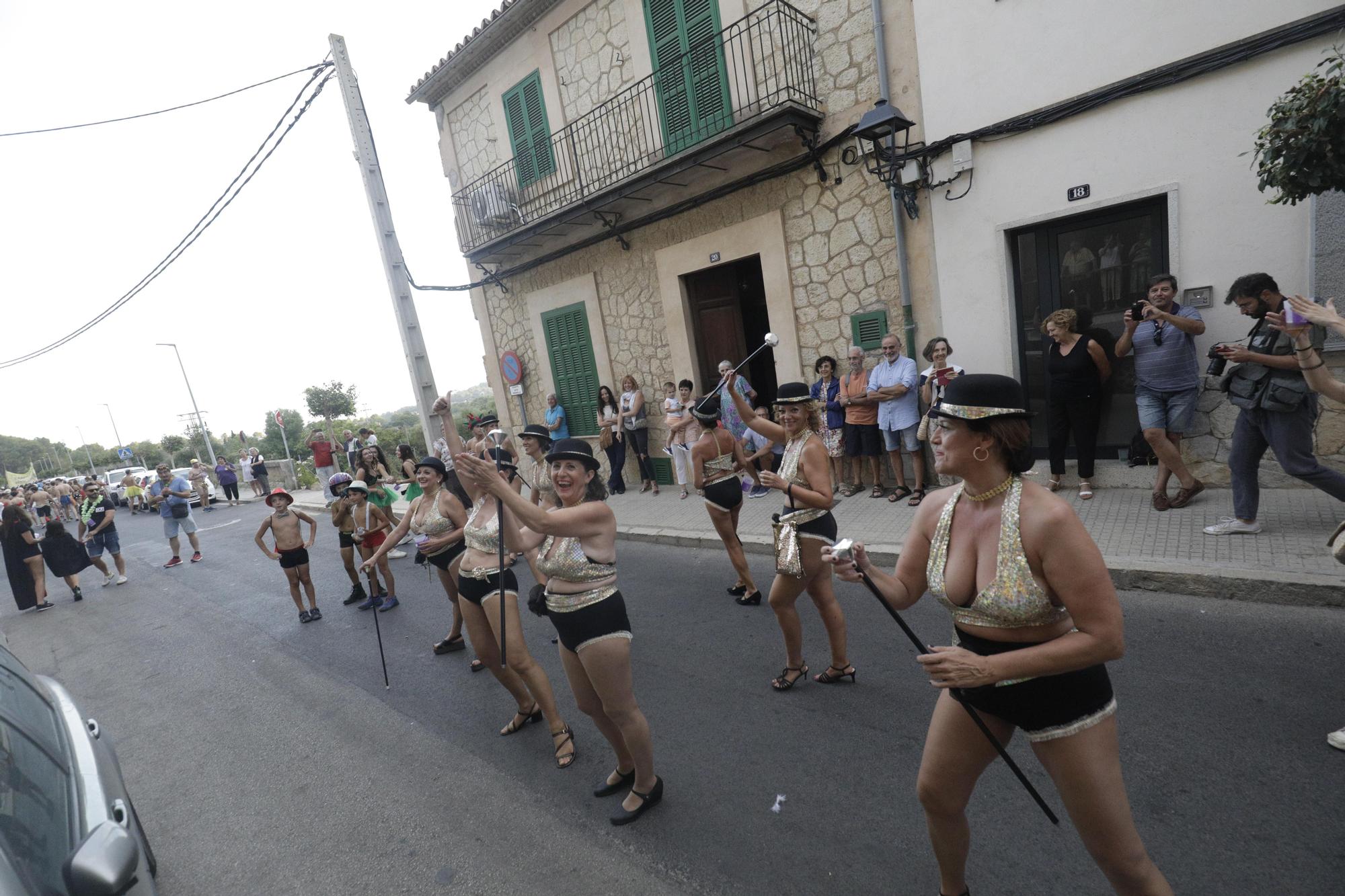 Imaginación y falta de pudor en la carrera con poca ropa de Bunyola